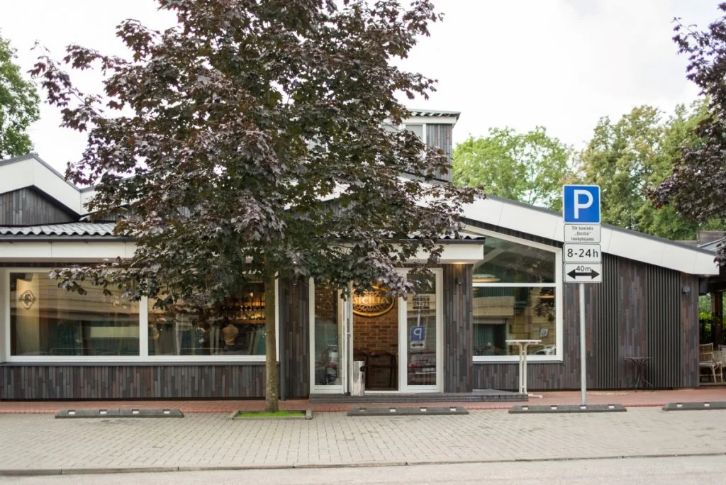 Außenansicht der Pizzeria Sicilia in der Taikos-Straße in Druskininkai